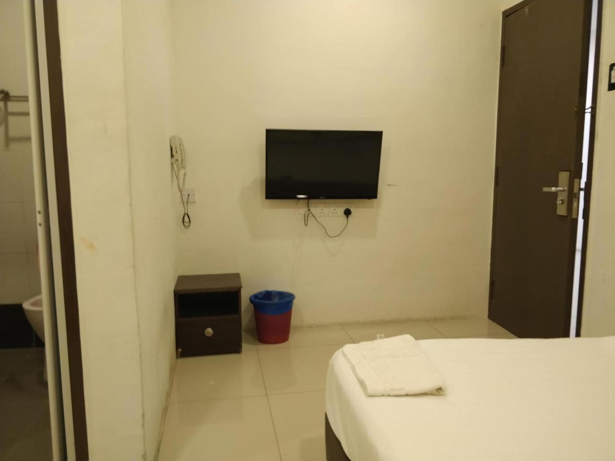 Oyo 90995 Hotel Nk Impian Seri Iskandar Ngoại thất bức ảnh