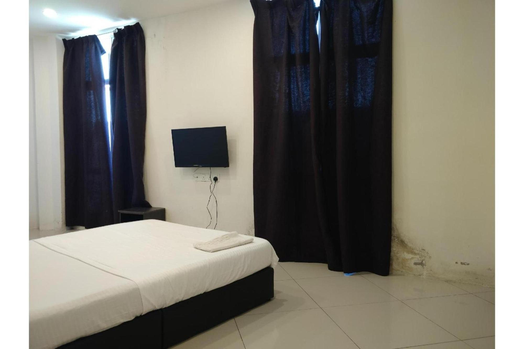 Oyo 90995 Hotel Nk Impian Seri Iskandar Ngoại thất bức ảnh